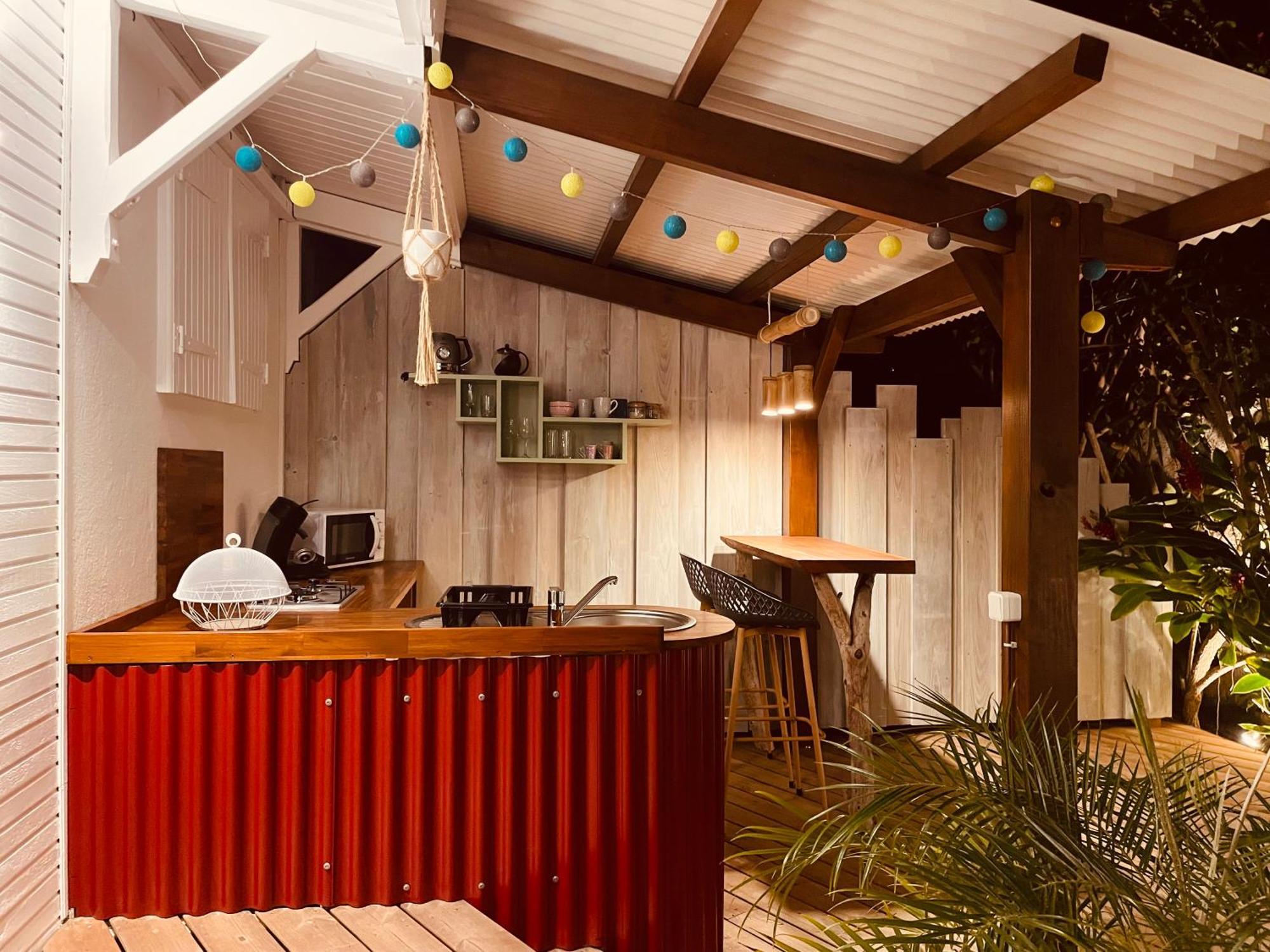 Les Coulirooms - Suite Avec Jacuzzi Et Grande Terrasse Sainte-Anne  Zewnętrze zdjęcie
