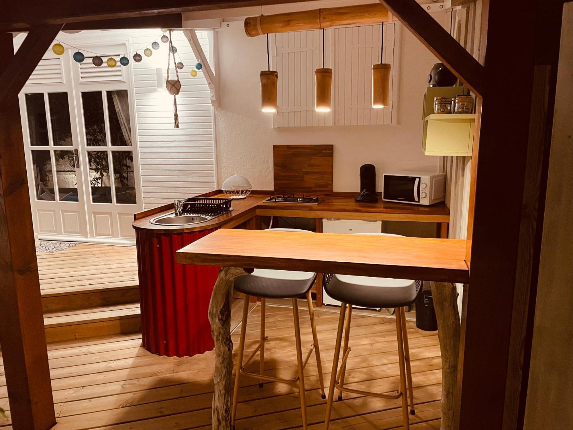 Les Coulirooms - Suite Avec Jacuzzi Et Grande Terrasse Sainte-Anne  Zewnętrze zdjęcie