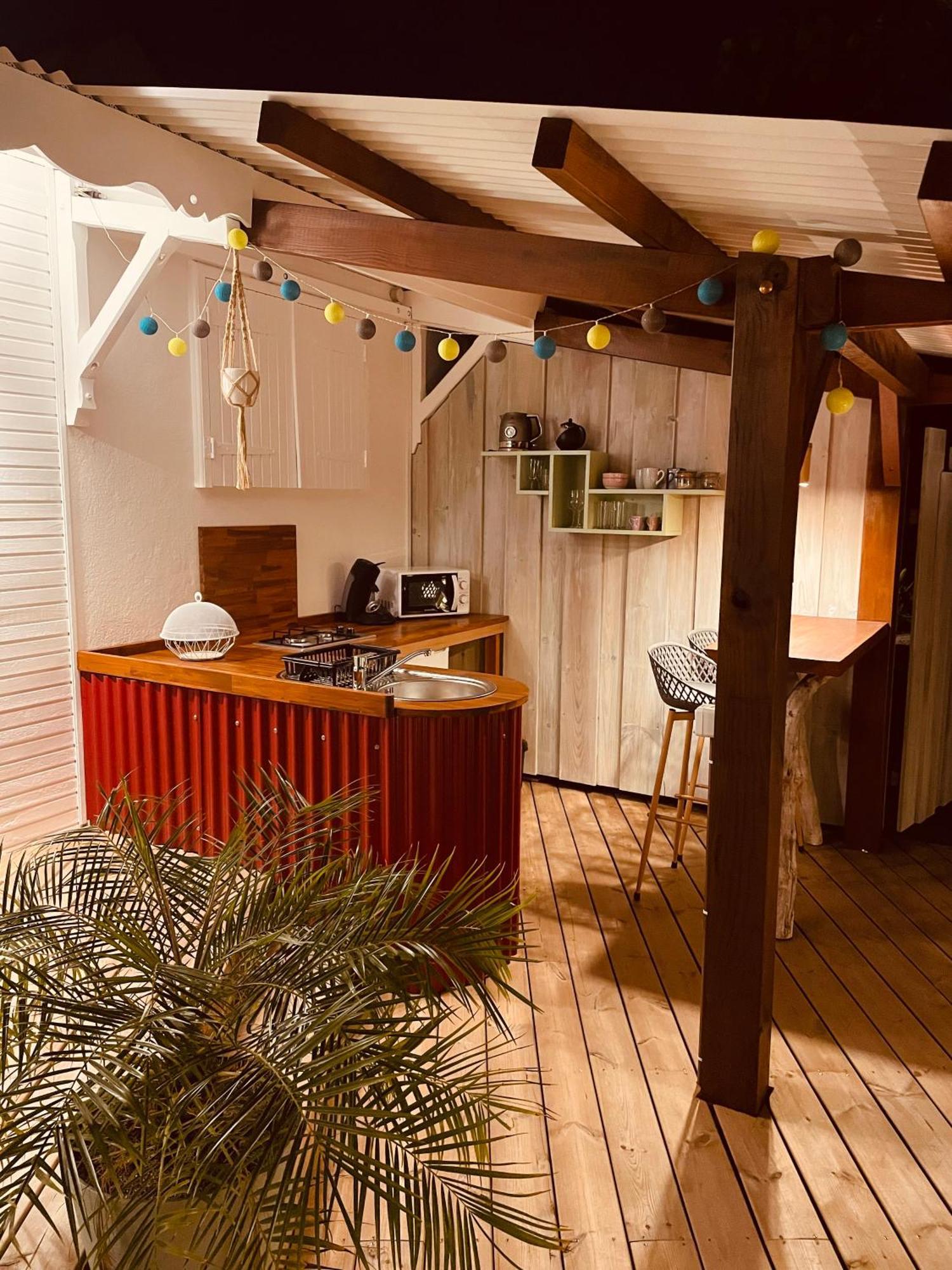 Les Coulirooms - Suite Avec Jacuzzi Et Grande Terrasse Sainte-Anne  Zewnętrze zdjęcie