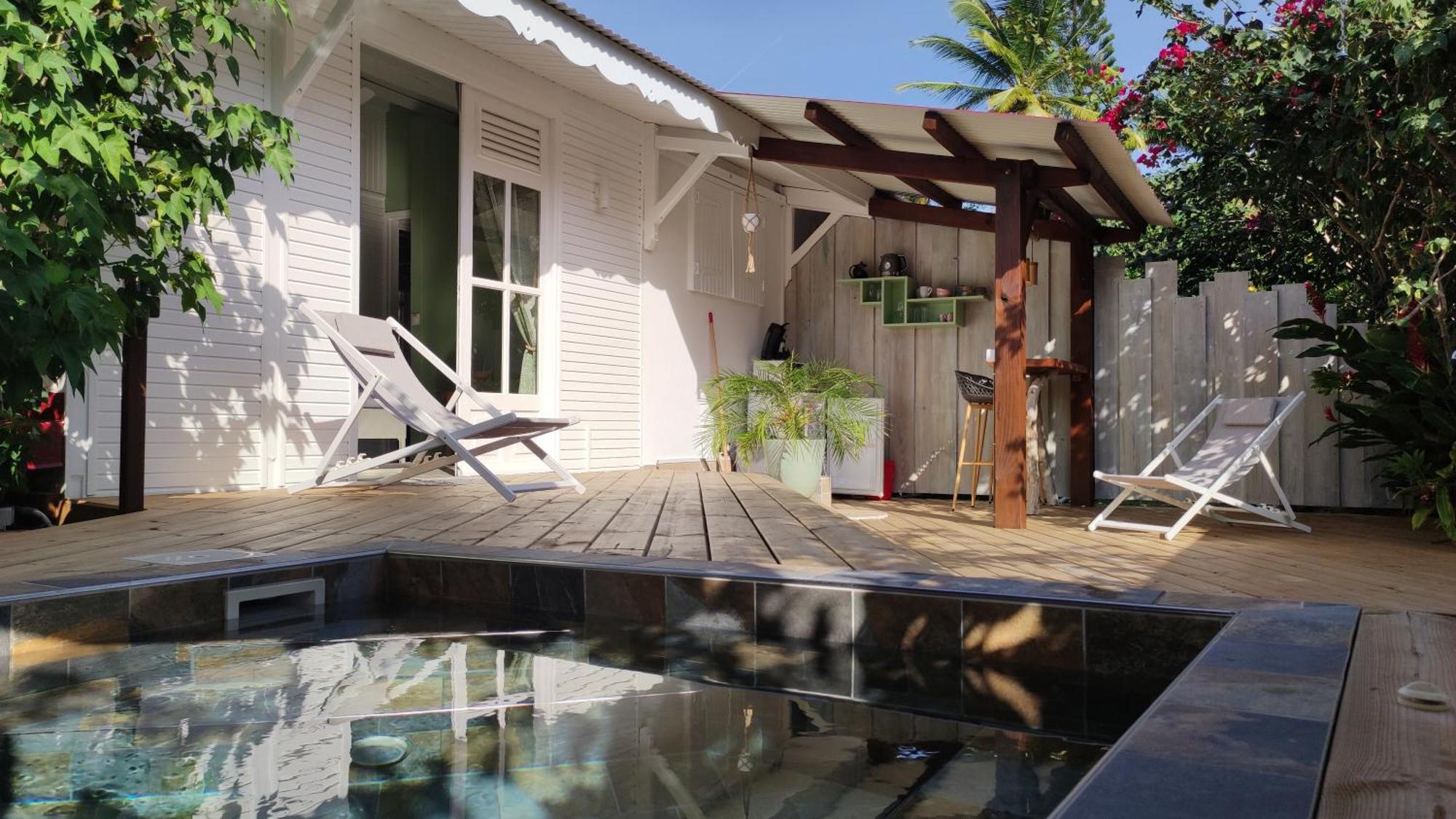 Les Coulirooms - Suite Avec Jacuzzi Et Grande Terrasse Sainte-Anne  Zewnętrze zdjęcie