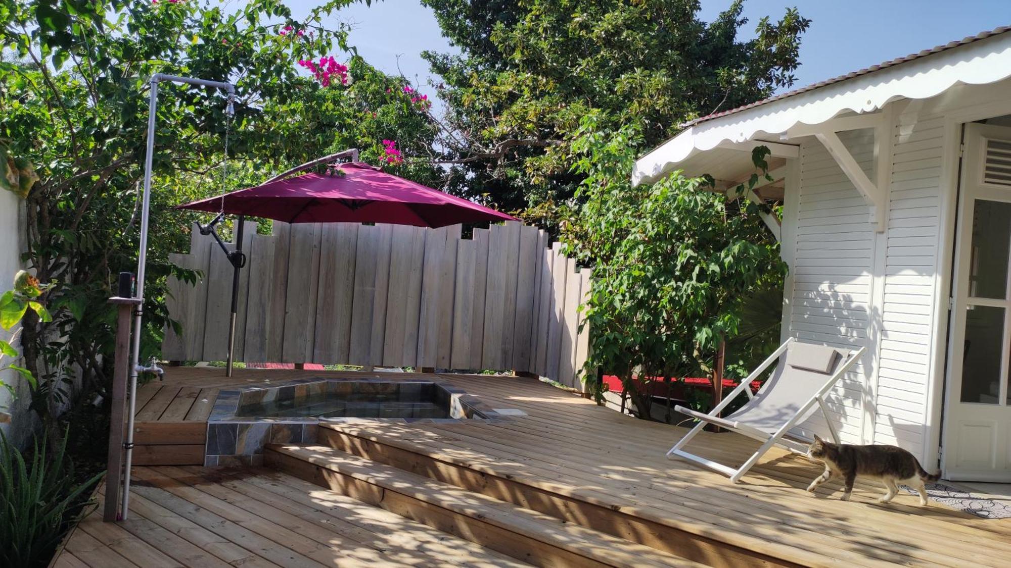 Les Coulirooms - Suite Avec Jacuzzi Et Grande Terrasse Sainte-Anne  Zewnętrze zdjęcie