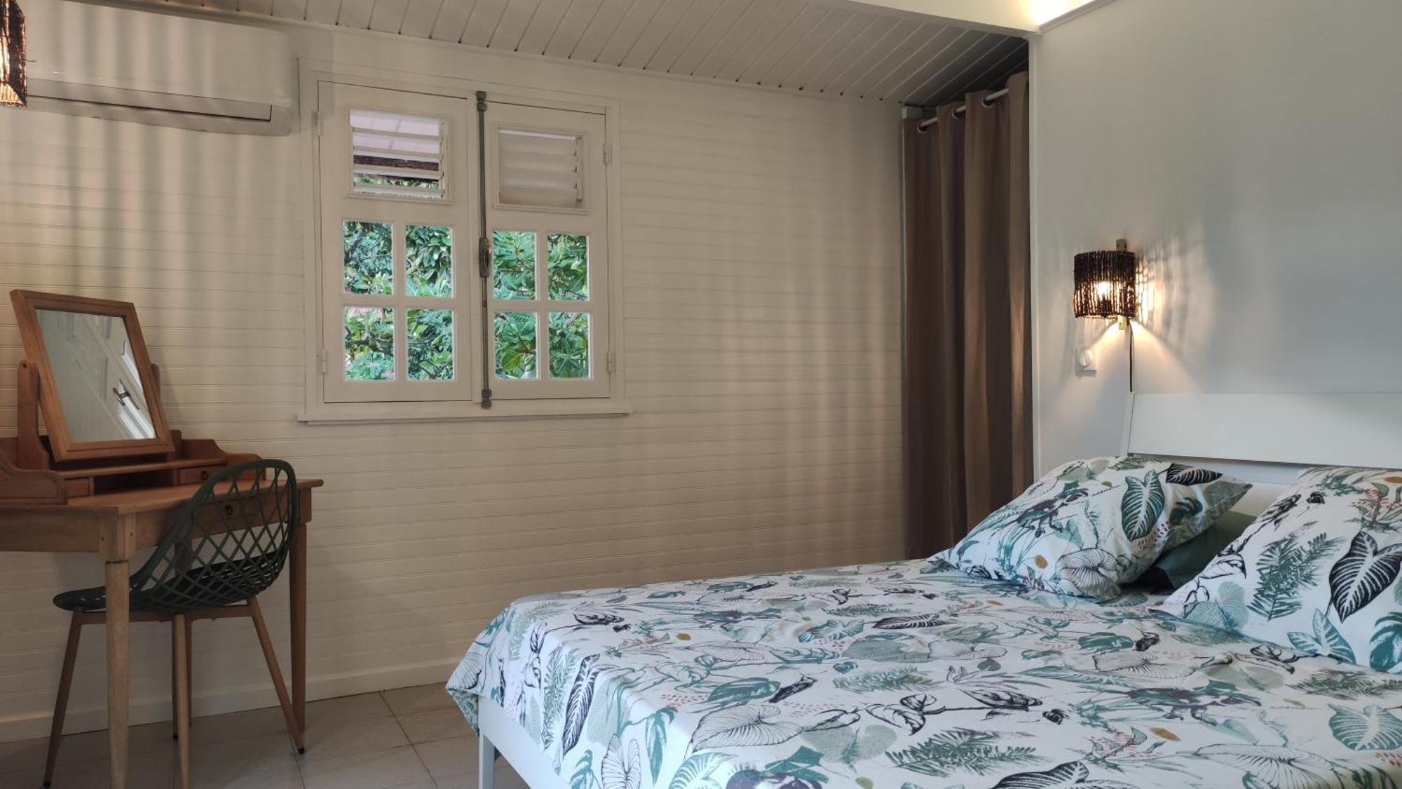 Les Coulirooms - Suite Avec Jacuzzi Et Grande Terrasse Sainte-Anne  Zewnętrze zdjęcie