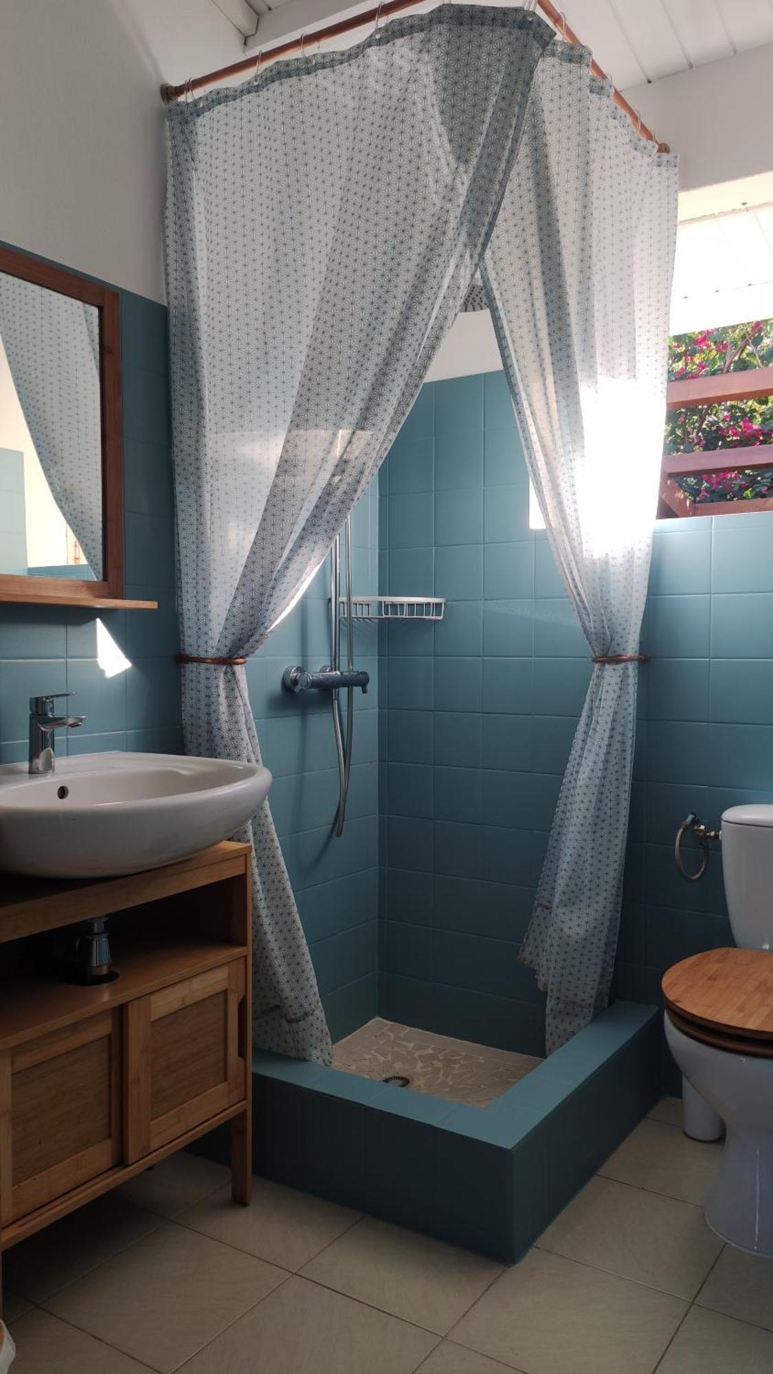 Les Coulirooms - Suite Avec Jacuzzi Et Grande Terrasse Sainte-Anne  Zewnętrze zdjęcie